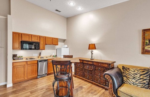 Nashville Condo | NEW! 3rd Floor Front Side Penthouse Suite - 303 by Grand Wood Suites