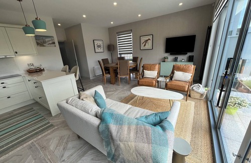 Portstewart House | New 4-bed house in Portstewart, 11 min Royal Portrush, available for Open 2025