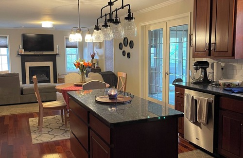 Port Matilda House | New 4-bedroom house in Port Matilda, WiFi, AC, close to town & Beaver stadium