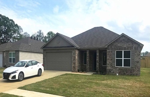 Cabot House | New 4-bedroom pet-friendly house with WiFi and AC in pleasant Cabot