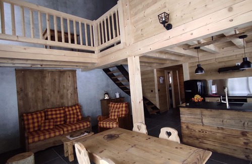 Le Petit-Bornand-les-Glieres Ski Chalet | New 4-person Savoyard half-chalet in the mountains