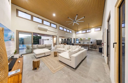 Noord Apartment | New 4BR Villa 5min to Palm Beach & Ritz | Bocobay