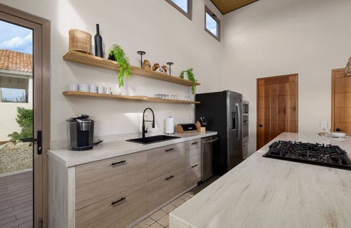Noord Apartment | New 4BR Villa 5min to Palm Beach & Ritz | Bocobay