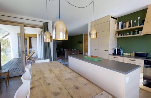 Celerina-Schlarigna Apartment | New 5,5 - room apartment (built in 2014) on the 1st floor with approx. 160m2.