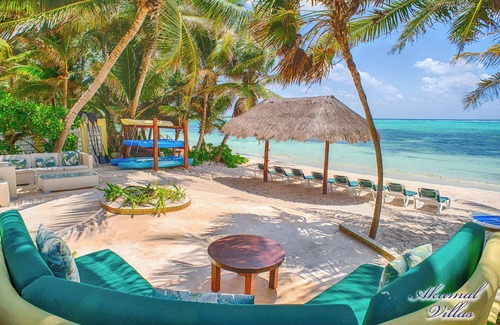 Soliman Bay Villa | NEW 75" TV and A/C on living area, private pool and Fiber Optic Wi-Fi 100 MB
