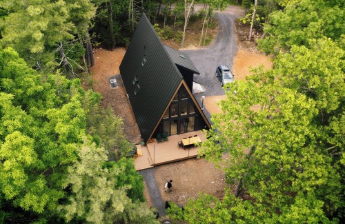 East Stroudsburg Cabin | New A-Frame Cabin Retreat w/Hot Tub in the Poconos