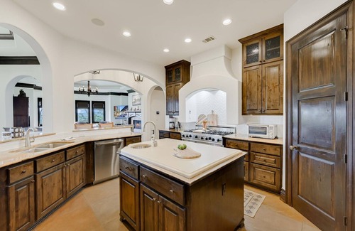 Summit At West Rim On Mount Larson House | NEW Above Casa del Sol I Sunset Views I Resort Pool I Hot Tub I Media Rm