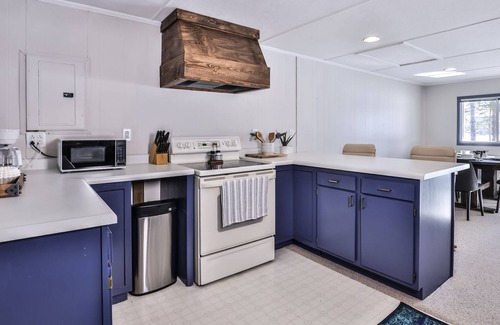 Hazelhurst Cabin | New! Adorable Cabin with Private Boat Launch on Wind Pudding Lake!
