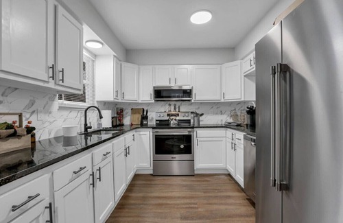 Summit Station House | New Albany Charmer - Over 1 Acre !