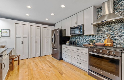 New Albany House | ★ New Albany Family Friendly ★ King Bed Suite