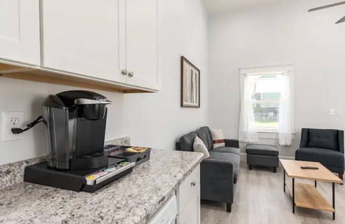 New Albany House | New Albany IN Newly renovated Entire House 3BR 2BA