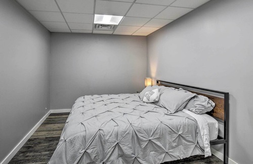 Albert Lea Apartment | NEW! Albert Lea Apartment: Walk to Fountain Lake!