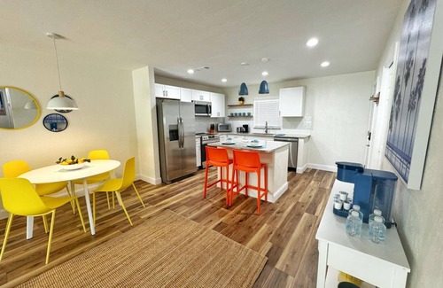 Port Orange House | NEW Amazing Sunshine-Up 6 Guests-Private Backyard