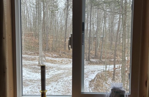 Ray Cabin | New Amish built log cabin near hocking hills & tar hollow, atvs & pet friendly