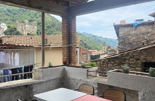 Dolceacqua Apartment | New and bright apartment 100 meters from the central square, castle view