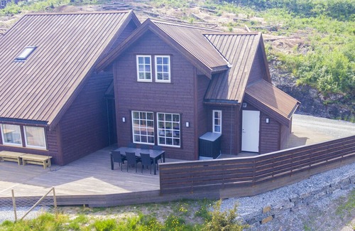 Skulestad Cabin | New and Exclusive Cottage in Voss with a great view
