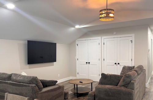 Bass Lake Apartment | New and Spacious apartment at Bass Lake.