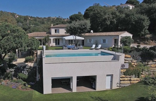 La Nartelle House | New announcement! Residential house in a green setting