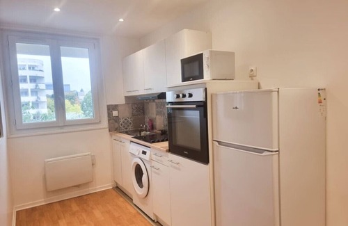 Guyancourt Apartment | New apartment with terrace 2 steps from the center