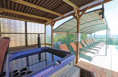 Montecastelli Apartment | (NEW) Apartment (F) with swimming pool, jacuzzi and tennis court in Tuscany
