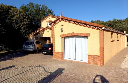 Les Cluses Apartment | New apartment in villa with pool, near sea and mountains, thermal baths