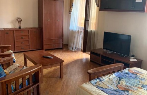 Darnyckyj Apartment | New Apartment on Poznyaki
