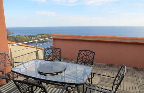 Cerbere Apartment | New apartment with splendid sea view and swimming pool