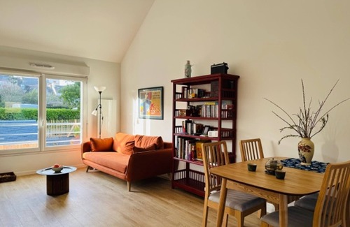 Groix Apartment | New apartment with terrace and parking in Groix