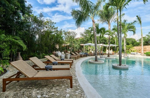 Zama Apartment | New Apt: Grand Luxury Combined w/Nature – Aflora