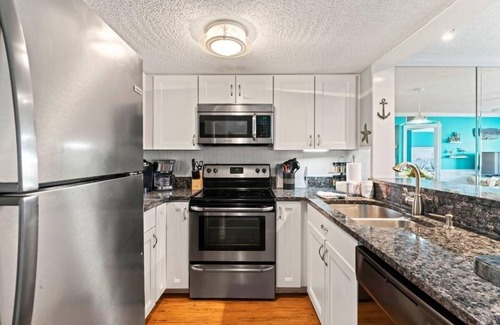St. Augustine Beach Condo | NEW! Aqua Vista Retreat 2-Bedroom Condo with Pool and Ocean view