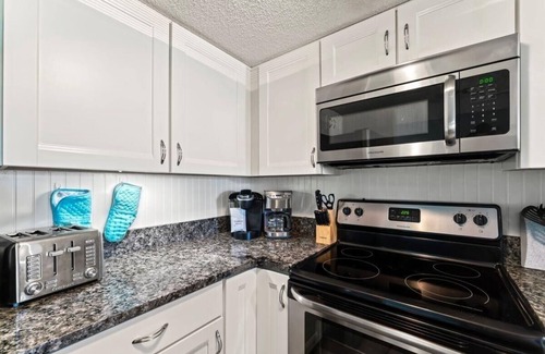 St. Augustine Beach Condo | NEW! Aqua Vista Retreat 2-Bedroom Condo with Pool and Ocean view