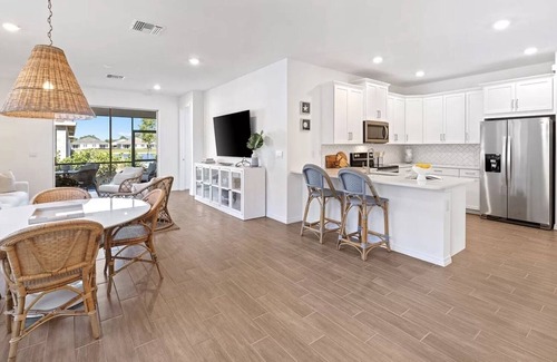 Naples Villa | NEW Attached Villa Home w/ resort amenities