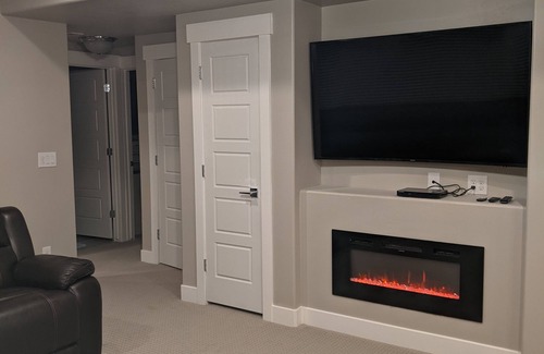 Riverton House | New Basement Apt. In Riverton