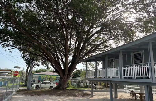 Salinas House | New Beach House 8 Guest Dock available 2 min away