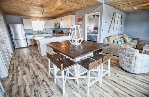 Surfside Beach House | NEW: Beach House 3-Bed/2-Bath with Ocean View & Golf Cart - Great Beach