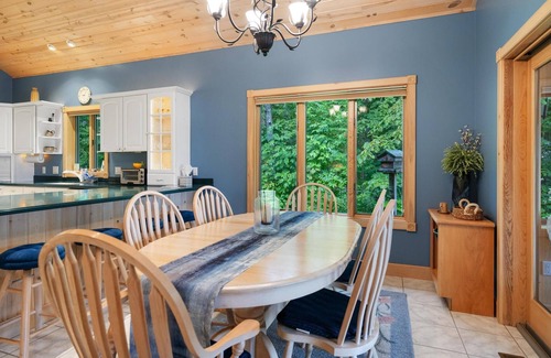 Petoskey House | *NEW* Beautiful Pickerel Lake Home! Friday to Friday in the summer!