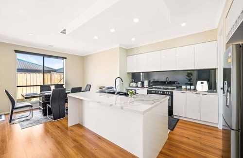 Clyde North House | New Berwick Waters Family Estate in Clyde North!