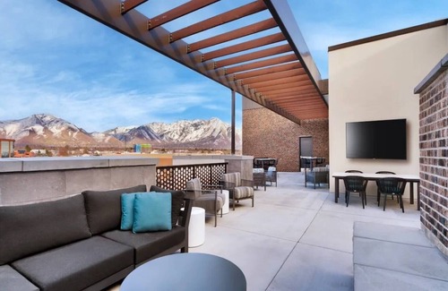 Millcreek Apartment | New Bldg|STUDIO| Patio Access | Pool+Free Parking