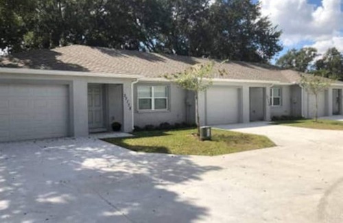 Zephyrhills West Apartment | New Blue Abode