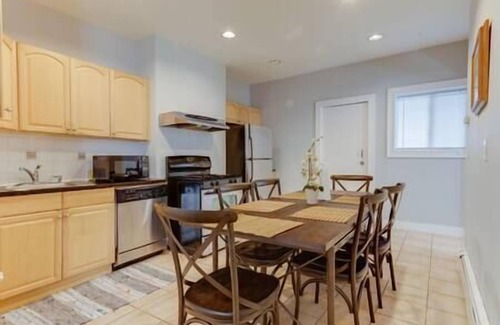 Dudley - Brunswick King Condo | NEW! Boston Condo Near MBTA, 3Mi to Fenway! (U1)