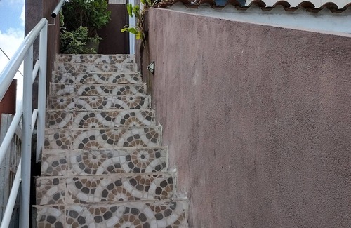 Cruz das Armas House | New House Season Complete and cozy house, supporting up to 6 people.