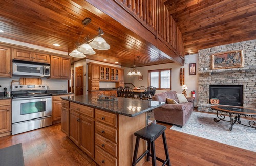 Swanton House | New! Breathe Easy: Lakefront, Dock Slip, Hot Tub, Fireplace, Fire Pit!