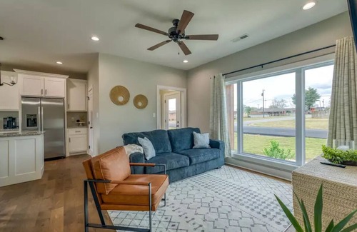 Muscle Shoals House | New Build and Modern Retreat near RTJ Golf Course with Game room and bunkbedsn