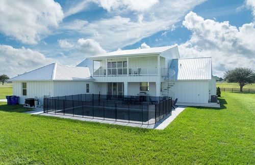 Lake Placid House | NEW BUILD! Family Retreat 4BR Home & Pool on 10 acres