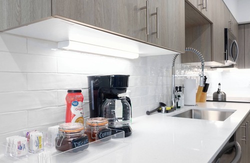 San Diego Apartment | NEW BUILD-ideal San Diego location, Little Italy, Gaslamp-WiFi, AC, 2x King beds