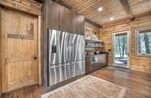Island Park Cabin | NEW BUILD Luxury Yellowstone House 6 Acres Heat & AC on Creek