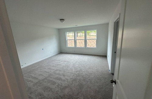 Lancaster House | New Build Modern 3-bedroom house with AC and big pool a block away in Lancaster.