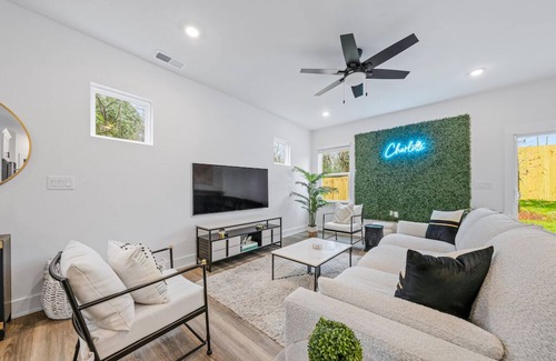 Charlotte House | New Build Near South End