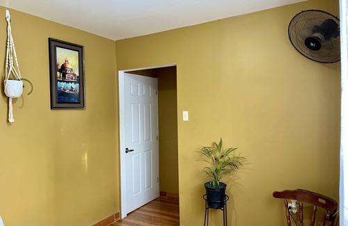 Middle Quarters Bed & Breakfast | NEW BUILD! Royale Flush Suites: One Bedroom mins from attractions