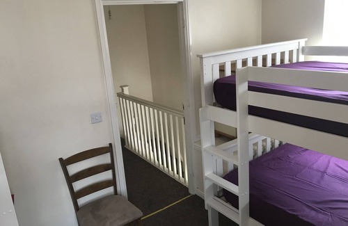 Nottingham House | New Build self contained House in cal de sac, away from main roads